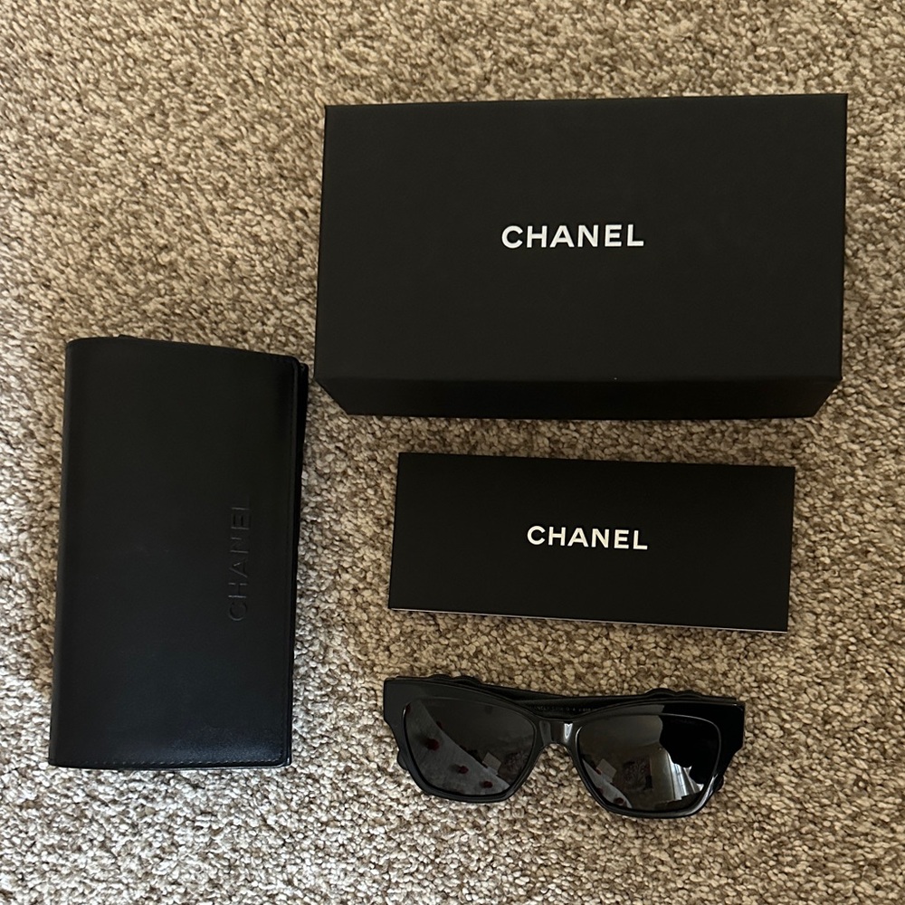 CHANEL Elegant Black Sunglasses Set
